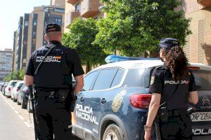 La policía evita in extremis que dos mujeres se lancen al vacío en Valencia