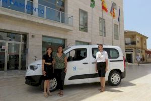 Pilar de la Horadada recibe dos vehículos 100% eléctricos de la Diputación Provincial de Alicante