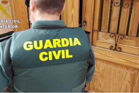 Investiguen a una banda que va robar 24.000 euros a un veí de Picassent amb amenaces i extorsions