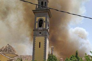 Habilitan una carpa en Jérica para los vecinos evacuados por el incendio de Caudiel