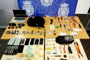 Desarticulada una banda itinerant especialitzada en robatoris en habitatges, cinc a Alacant