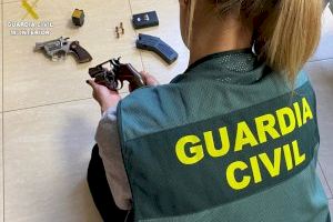 La Guardia Civil desarticula 2 puntos de venta de droga en Carcaixent