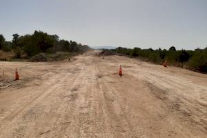 Les obres de millora de la carretera CV-100 entre Rossell i Sant Rafael del Riu continuen a bon ritme