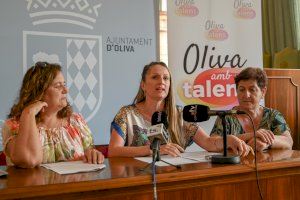 Educació i joventut d'Oliva presenten la convocatòria de beques formatives "Oliva amb el talent 2022"