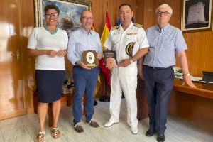 Visita protocolaria del comandante naval de Alicante