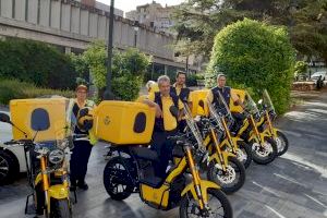 Correos estrena en Alcoi 11 nuevas motos de reparto eléctrica