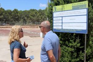 La reconstrucción de la pista polideportiva al aire libre de Foietes estará finalizada en julio