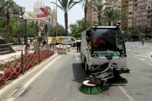 Alicante redobla la limpieza del entorno de Luceros tras la mascletá