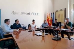 El Ayuntamiento de Elche aumenta hasta 210.000 euros la aportación económica a los entes festeros para impulsar las fiestas y tradiciones