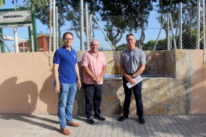 L'Ajuntament de Burriana obri la font i un pou d'aigua potable en les antigues escoles de Santa Bàrbara