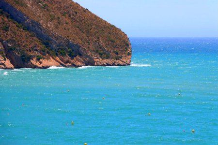 Teulada Moraira instala 22 boyas ecológicas de fondeo para la protección del fondo marino