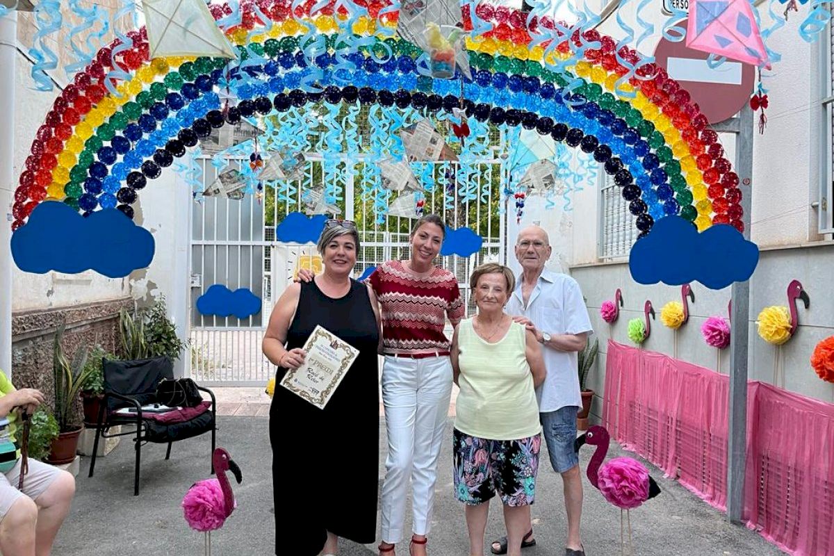 Racó de Retor se lleva el primer premio del concurso de calles engalanadas de El Raval impulsado por la concejalía de Fiestas