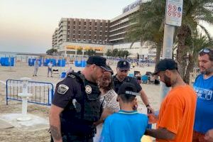 Decenas de miles de personas celebran la noche de San Juan más segura en las playas de Alicante