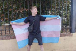 Nules llora la muerte de Derek, un joven activista LGTBI