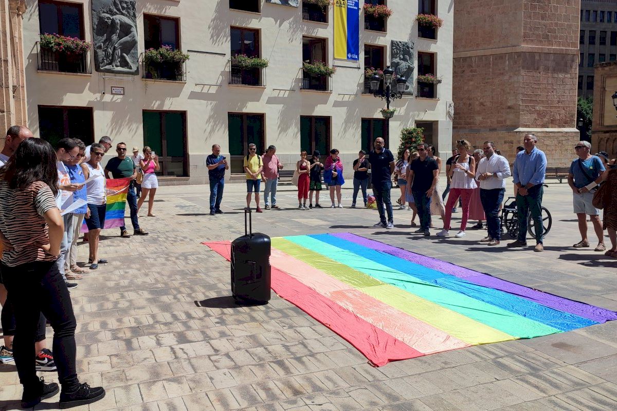 Castelló defiende una ciudad diversa y respetuosa en el Día Internacional del Orgullo LGTBI+