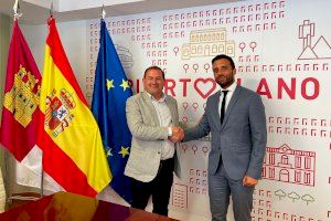 El alcalde y la delegada de Promoción Económica visitan el municipio manchego de Puertollano