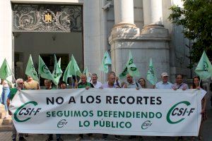 CSIF se concentra contra el cierre de dos oficinas de Tesorería de la Seguridad Social en Valencia y exige su mantenimiento