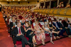 El acto de proclamación de las reinas y damas de 2022 llena el Gran Teatro y augura unas Fiestas de Elche excepcionales