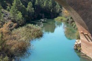 El riu Cabriol a Venta del Moro, un dels millors d'Espanya per a fer rafting