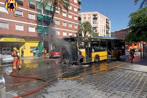 Se incendia un autobús en Quart de Poblet