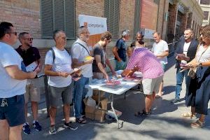 Compromís continúa con la campaña ciudadana "qué harías en Alicante con 109 millones?" en el Mercado Central