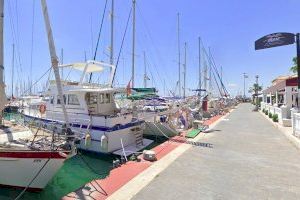 Tres heridos en la explosión de un barco en el puerto de Torrevieja