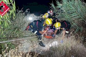 Rescatan a un varón tras caer desde los acantilados de la Cala de Finestrat, junto a Benidorm - (foto 2)