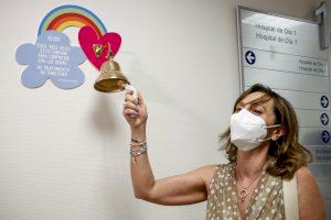 La Fe tiene ya sus primeras campanas para que pacientes oncológicos celebren el fin del tratamiento
