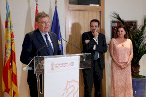 Puig firma el primer convenio con la Asociación de Periodistas de la provincia de Alicante