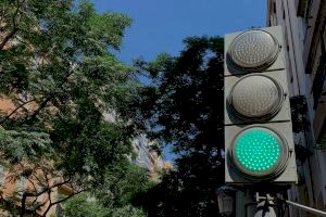 València es la ciudad con más semáforos por habitante de Europa y la segunda del mundo
