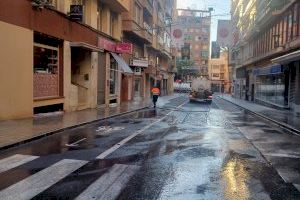UTE Alicante refuerza la limpieza en el barrio de San Blas por la celebración de Moros y Cristianos