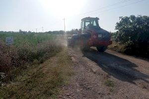 Almenara realiza obras de mejora y adecuación en varios camino rurales de la localidad