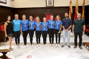 El Ayuntamiento de Sagunto recibe al equipo junior del Club Gimnasia Sagunto como reconocimiento a sus recientes éxitos deportivos