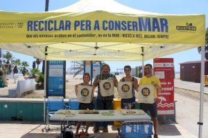 La campaña ‘Reciclar para ConserMar’ llega a las playas de Borriana