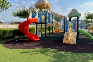 Nules mejora el parque infantil de la plaza Clara Campoamor