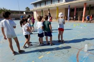 Medio millar de niños y niñas participan en l’Escola d’Estiu 2022
