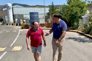 El PP exige al PSOE que actúe de inmediato en la mejora del vial que conecta con la embotelladora de agua en Cortes de Arenoso