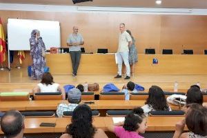 La UJI recibe a los niños de los campamentos de refugiados saharauis que pasarán el verano con familias de acogida en Castelló de la Plana