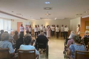 Homenaje a los mayores de las residencias de ancianos de El Campello  en el “Día mundial de los abuelos”