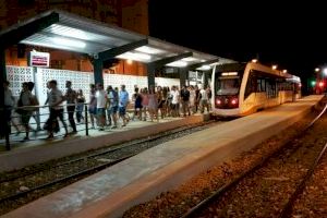 TRAM d’Alacant añade este fin de semana cuatro servicios al Tramnochador para facilitar el desplazamiento al Low Festival de Benidorm