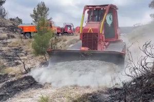 La población de Alcotas continuará evacuada hasta que se estabilice el incendio de Calles