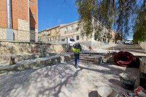 El Ayuntamiento de Elda remodela y mejora la accesibilidad de la plaza situada en la calle Las Águilas, en el barrio de La Torreta