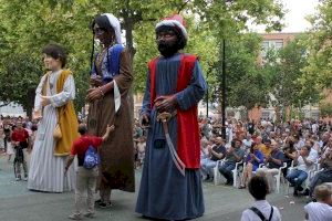 Ontinyent mostra l’esència del folklore valencià en un multitudinari acte central de les trobades “d’Arrel” de la Diputació