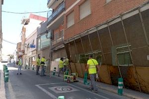 El Ayuntamiento de Paterna comienza a montar las protecciones para la Cordà en la calle Mayor