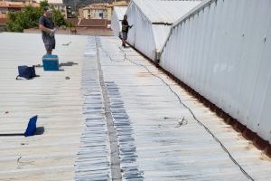 Oropesa del Mar finaliza las obras de impermeabilización del techado del polideportivo municipal