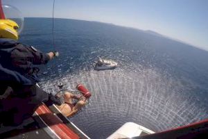 Un marinero rescata en Dénia a un hombre que estaba inconsciente en un barco