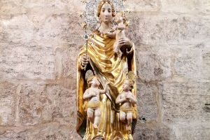 La iglesia de San Juan del Hospital de Valencia cuenta con una nueva imagen de la Virgen de los Desamparados