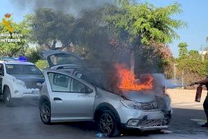 Un herido tras arder un coche por un accidente en Burriana