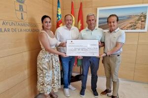 Lo Romero Golf entrega 6.500 euros a la AECC por su torneo segregación y el Alcalde promueve una agrupación local