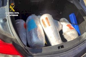 Descubren en un control por el Arenal Sound un maletero con 90 kg de kebab con destino Almassora
